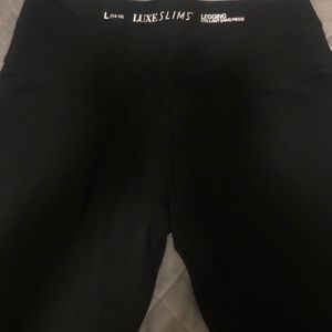 Peter Nygard Luxe Legging